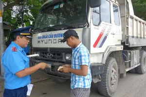 TP.HCM đang diễn ra 'cuộc chiến' của các xe tải