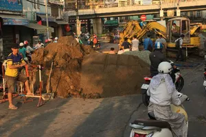 Mạnh tay xử lý nhà thầu để công trình bầy hầy