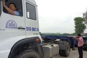 Gắn camera giám sát thi lái xe FC