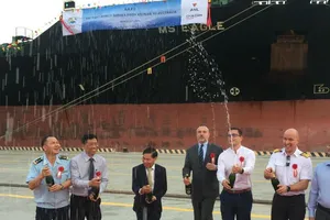 Cảng tư nhân đầu tiên chuyển hàng đi thẳng TP. HCM - Úc