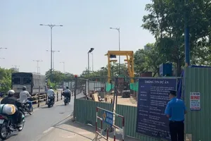 Thực hư việc Thanh tra giao thông chỉ đứng nhìn lô cốt