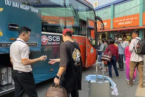 Bắt đầu vận chuyển hơn 1,6 triệu người về quê ăn tết