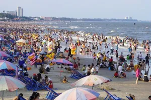 Bãi Sau Vũng Tàu chiều 30-4. Ảnh: TK