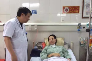 Bỏng toàn bộ vùng mặt do bóng bay phát nổ