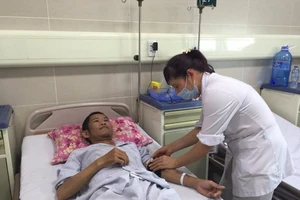 Bệnh nhân liệt 2 chi đi lại được sau phẫu thuật