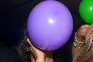 Hà Nội nghiêm cấm học sinh sử dụng 'bóng cười'