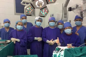 Phẫu thuật thành công ca phình động mạch cảnh hiếm gặp