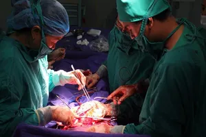 Phẫu thuật cứu sản phụ bị nhau cài răng lược hiếm gặp 