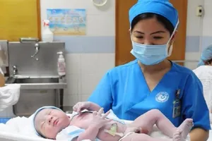 Sự thật việc cấm gây tê tủy sống khi mổ đẻ