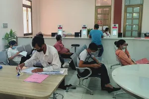 Xem xét lại yêu cầu chứng chỉ ngoại ngữ, tin học