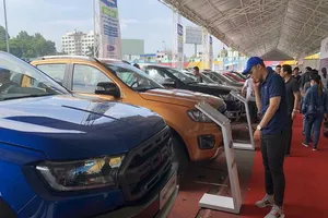 Giảm thuế để hạ giá ô tô