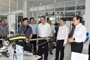 Bí thư TP.HCM: 'Phải đối xử thật tốt với nhà đầu tư hiện tại'