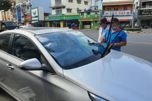 Nhộn nhịp dịch vụ làm đẹp ô tô chơi tết