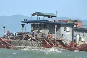 TP.HCM: Xử lý 83 vụ khai thác cát trái phép 