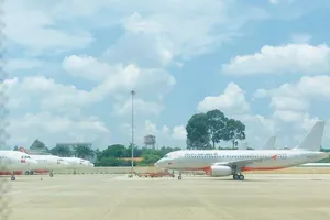 Dịch COVID-19 khiến giá vé máy bay ngày càng rẻ