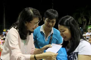 Công nhân phải san sẻ vé xe để luân phiên về quê ăn Tết