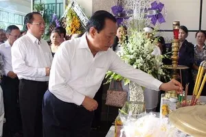 Nguyên Bí thư Thành ủy Lê Thanh Hải đến đưa tiễn ông Nguyễn Thanh Chín
