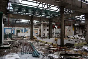 Ngày đầu tiên phá dỡ thương xá Tax, đã làm được gì?