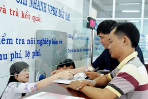 Vẫn quá ít người dân nộp hồ sơ trực tuyến tại nhà