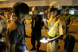 Truy quét “quái xế” trong đêm trước thềm AFF Cup