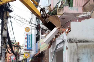 Ông Đoàn Ngọc Hải cho “cào” cả trụ sở khu phố 2 tầng