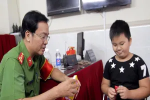 Tìm được dì ruột của bé trai đi lạc ở quận 1 