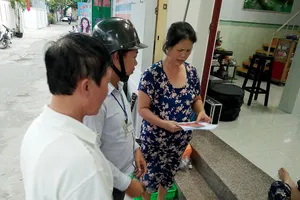 Chứng tử cho dân: Ngày lễ, cuối tuần cũng phải làm