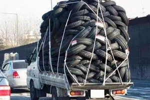 Nhiều tài xế ở TP.HCM bị lừa lấy sạch hàng trên xe