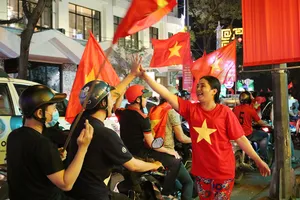 Nhìn lại khoảnh khắc người dân vỡ òa vì U-23 Việt Nam