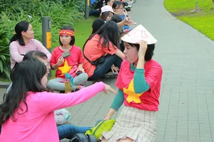 Từ Cần Thơ, Biên Hòa lên phố đi bộ đón U-23 Việt Nam