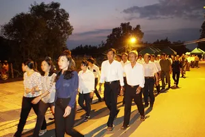 Cả xã hẹn nhau đi viếng nguyên Thủ tướng Phan Văn Khải