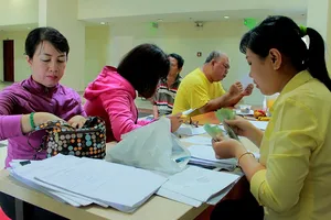 Hùng Thanh tiếp tục hỗ trợ cư dân Carina đến 30-8