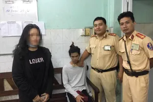 Bày trò va chạm giao thông, cướp luôn xe máy giữa quận 1