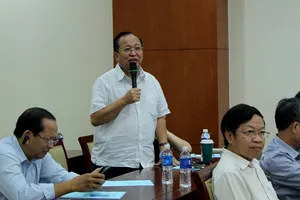 Kiều bào phản ánh còn khó khăn khi làm giấy tờ, thủ tục