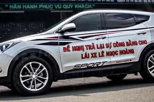 Công an Bình Tân nói về clip 'CSGT vây ô tô dán decal'