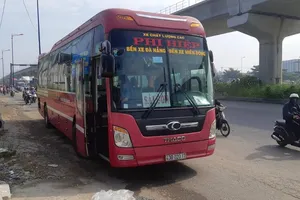 Chặn hơn 100 kg thịt gà chưa qua kiểm dịch đang vào TP.HCM