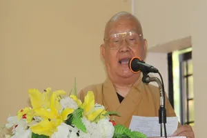 'Sao cán bộ bán chổi đót giàu, còn dân cũng bán chổi mà nghèo'