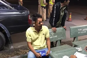 Tiếp tục phát hiện 2 tài xế container chơi ma túy ở quận 7