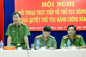 Công an TP.HCM đối thoại để gỡ vướng thủ tục cho dân