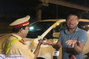 CSGT có được quyền yêu cầu người vi phạm xuất trình CMND?