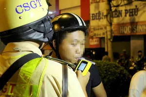 Trưởng phòng PC08: Người dân không phải lo ống thổi cồn bẩn