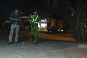 Dân nhậu gọi điện liên tục khi bị CSGT đo nồng độ cồn