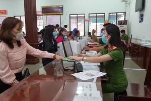 Tránh dịch Corona, Công an TP.HCM khuyên nên làm CCCD tại nhà