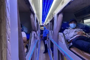 Buộc chở 20 người, nhiều xe khách liên tỉnh ngưng chạy