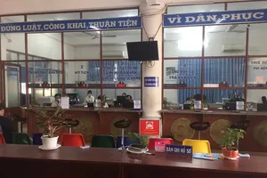 Ngày đầu thực hiện giãn cách xã hội tại các phường ở TP.HCM