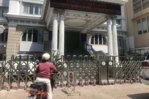 Cần gấp giấy tờ, trụ sở công an đóng cửa thì làm sao?