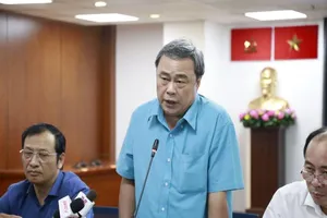 Quận 3 hỗ trợ cho học sinh trong vụ cây phượng bật gốc