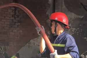 Thông tin mới nhất vụ cháy khiến 7 người mắc kẹt ở Bình Tân