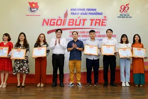 Thành Đoàn TP.HCM tuyên dương 24 'Ngòi bút trẻ' năm 2020
