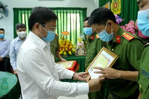 Triệt phá nhóm cướp giật, Công an Bình Tân được khen
